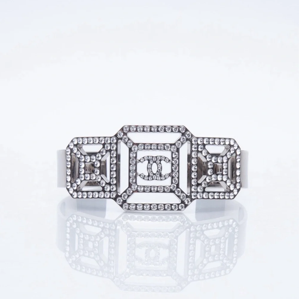 Chanel Crystal Bracelet - 100 % Authenticate (Certificate Included) Like New - Picture 4 of 7